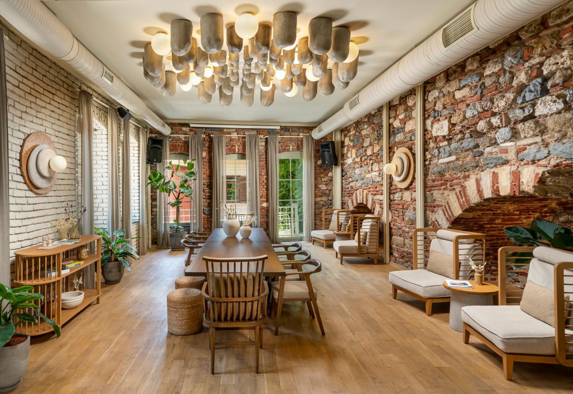 Ecole St. Pierre Hotel Истанбул Екстериор снимка