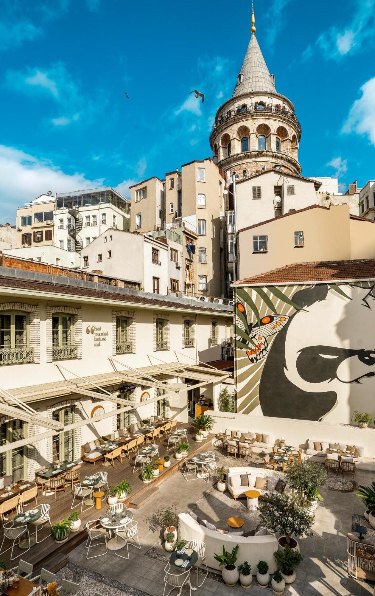 Ecole St. Pierre Hotel Истанбул Екстериор снимка