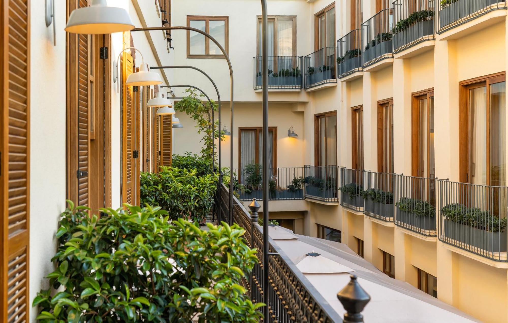Ecole St. Pierre Hotel Истанбул Екстериор снимка