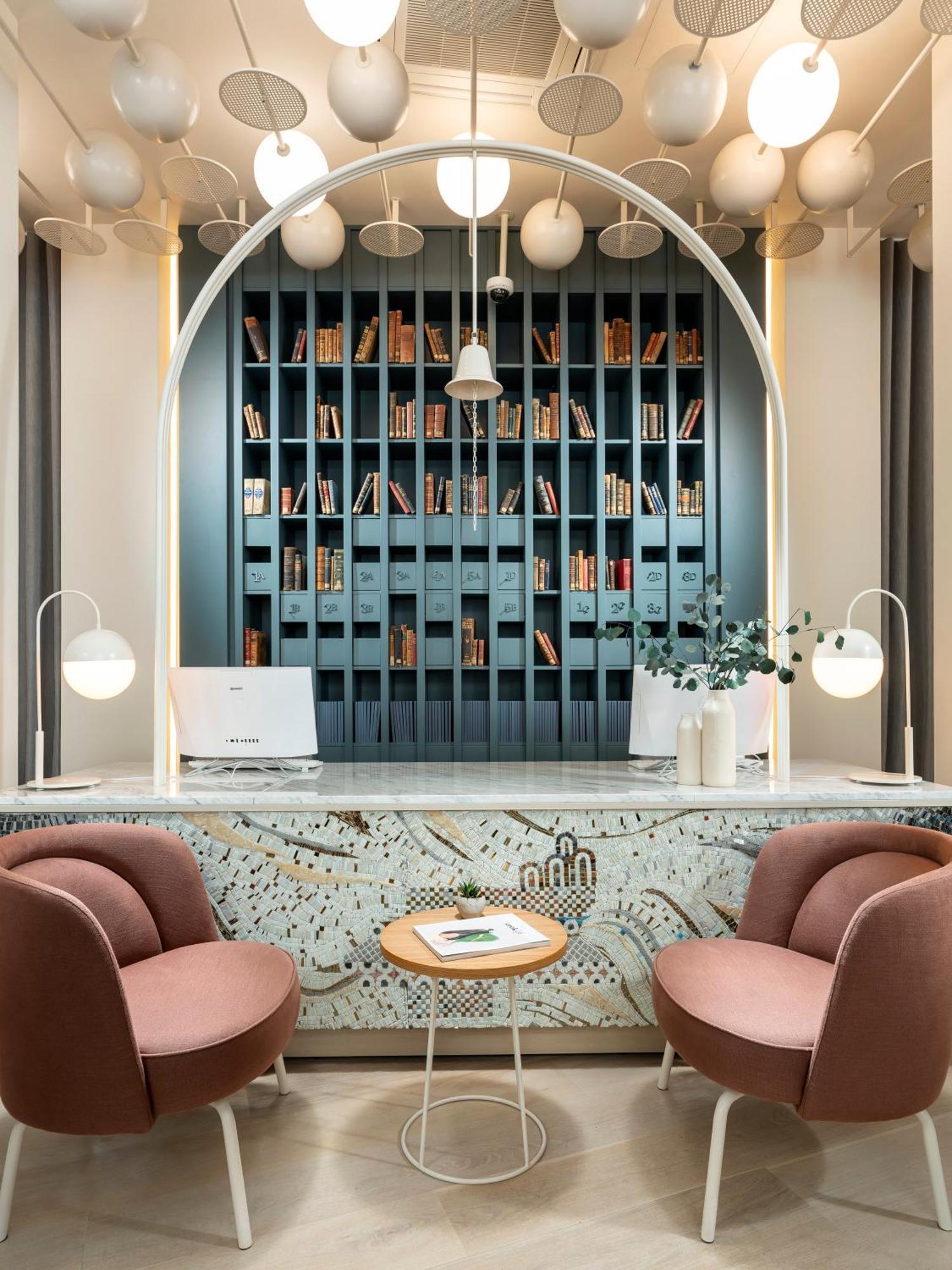 Ecole St. Pierre Hotel Истанбул Екстериор снимка