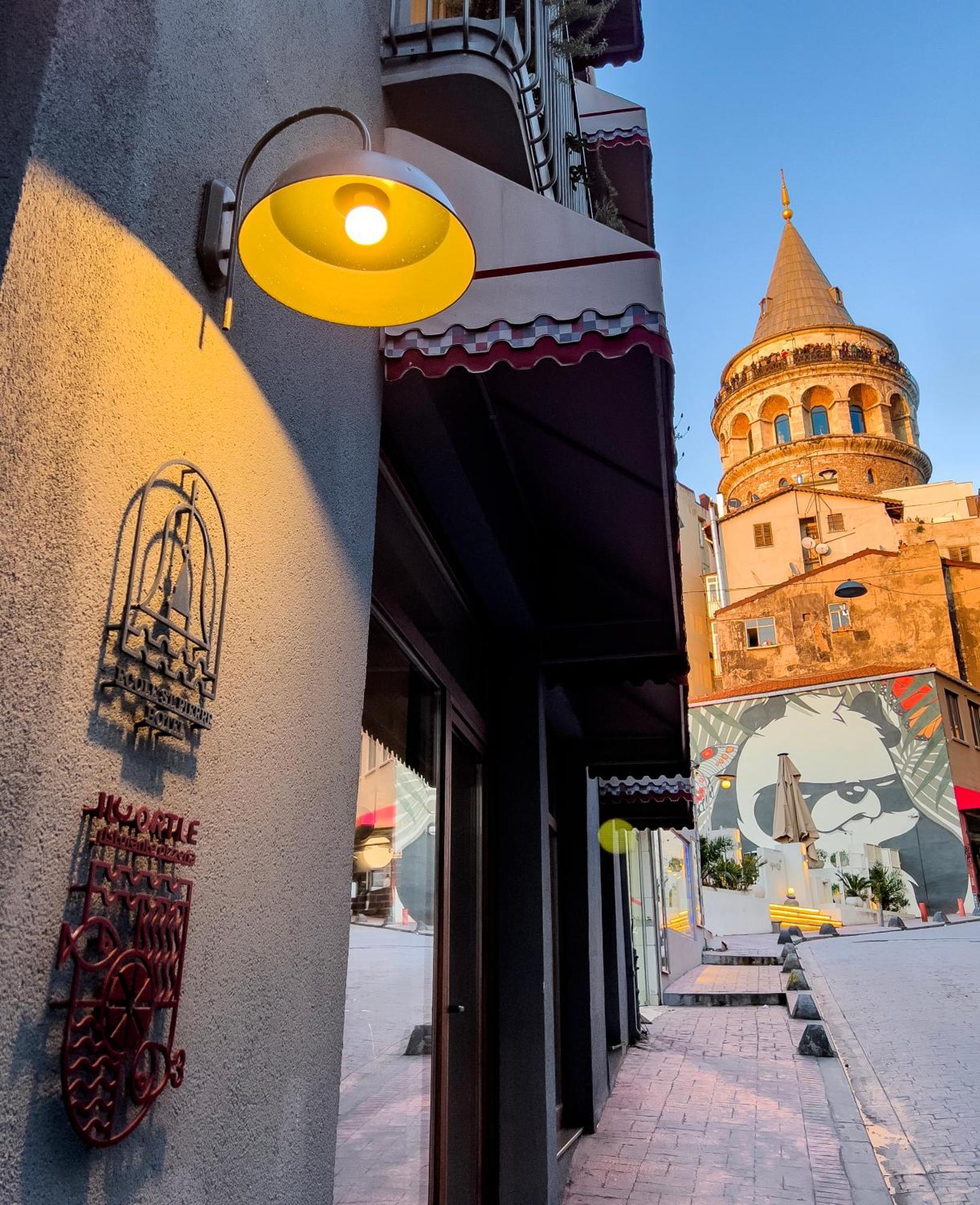 Ecole St. Pierre Hotel Истанбул Екстериор снимка