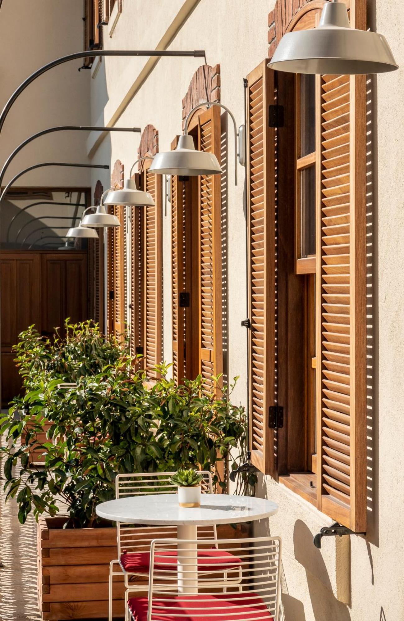 Ecole St. Pierre Hotel Истанбул Екстериор снимка