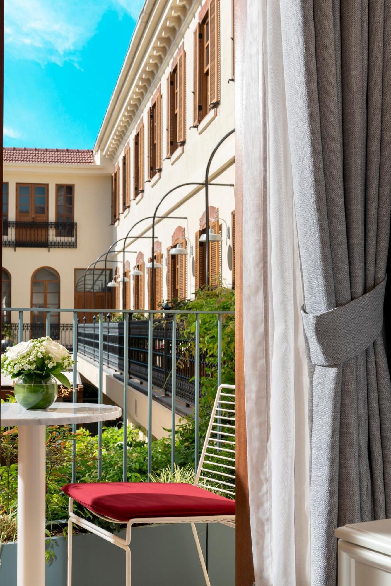 Ecole St. Pierre Hotel Истанбул Екстериор снимка