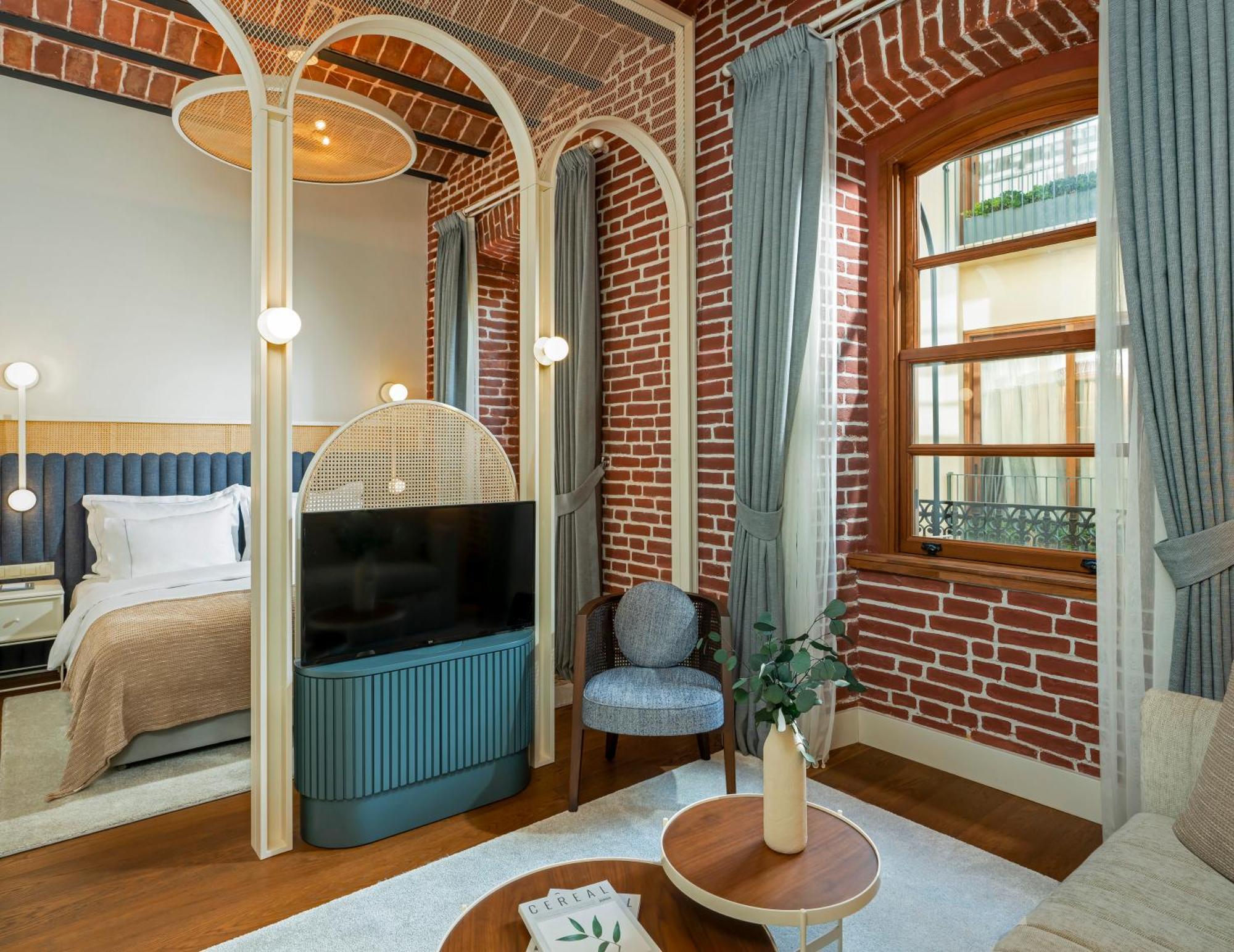 Ecole St. Pierre Hotel Истанбул Екстериор снимка
