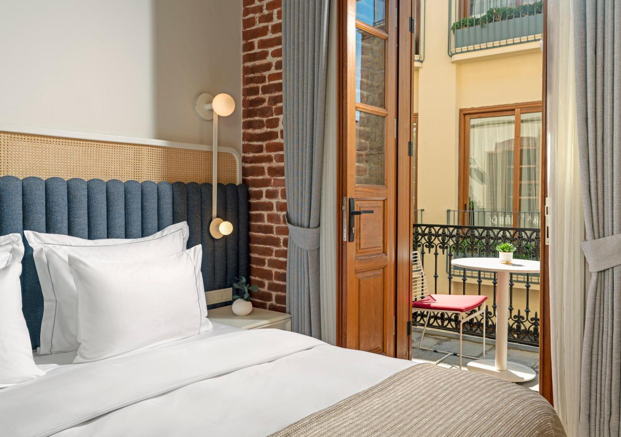 Ecole St. Pierre Hotel Истанбул Екстериор снимка