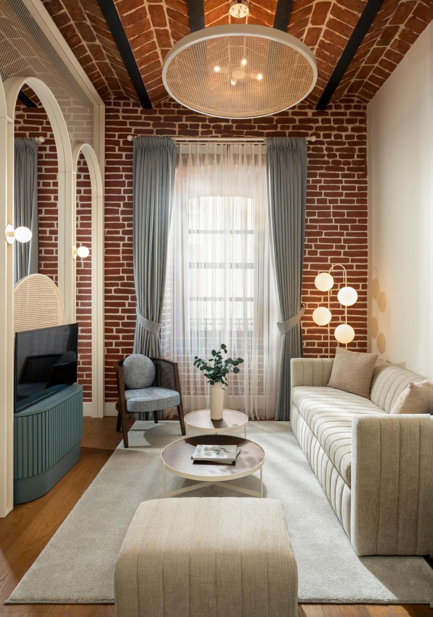 Ecole St. Pierre Hotel Истанбул Екстериор снимка