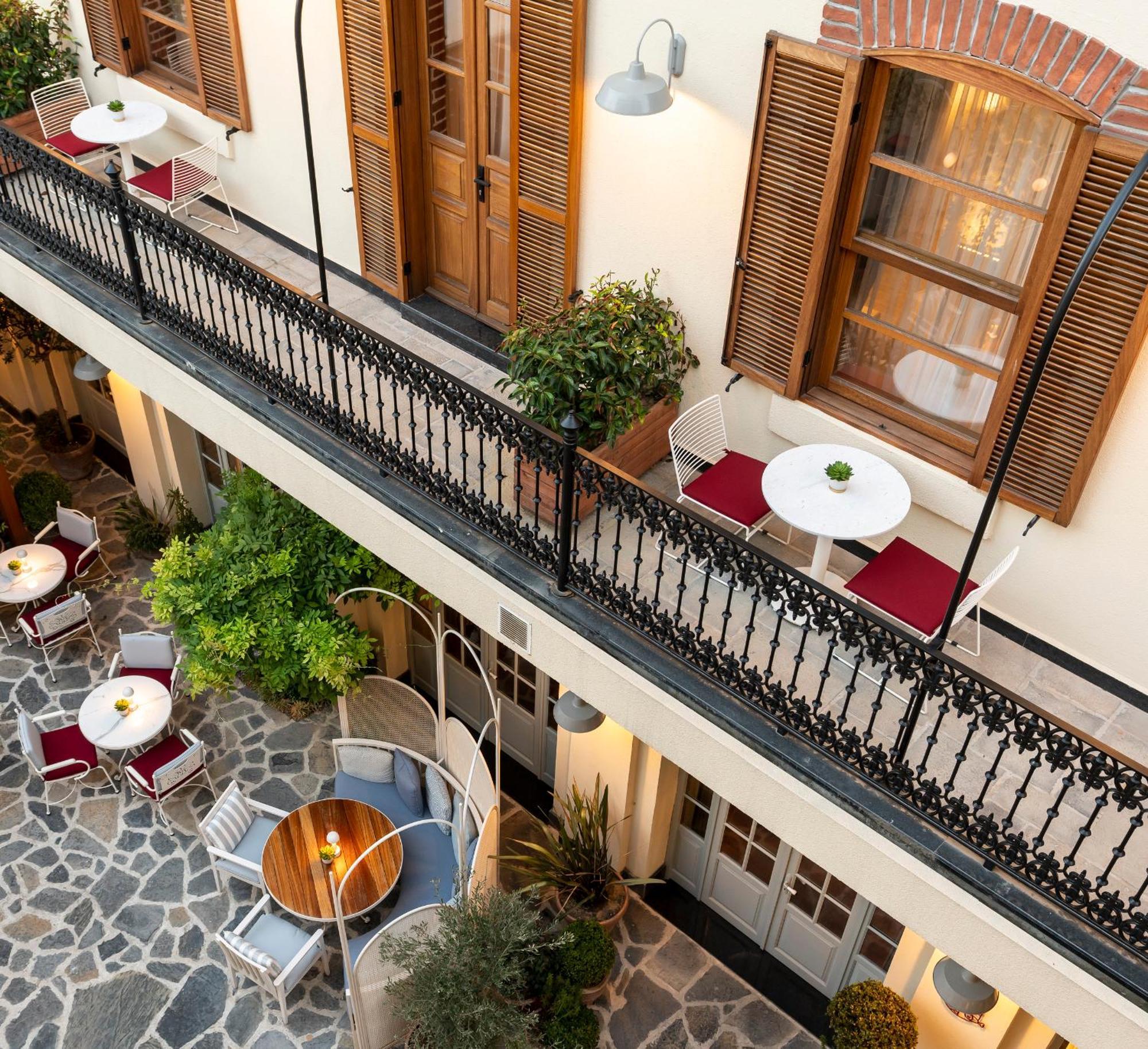 Ecole St. Pierre Hotel Истанбул Екстериор снимка