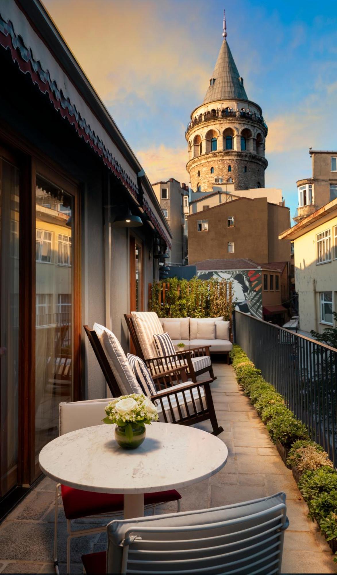 Ecole St. Pierre Hotel Истанбул Екстериор снимка